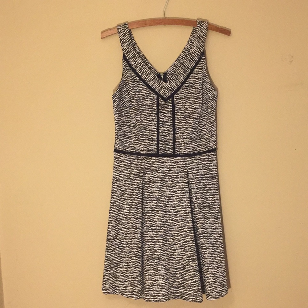 Black and white chic cocktail dress!